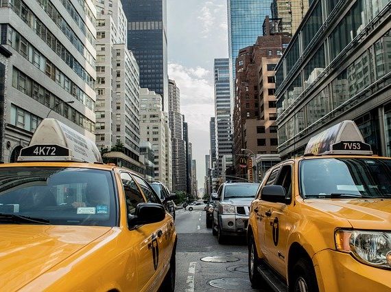 タクシー 自動運転 …無人タクシーが街中を走り回るのはそんな遠い未来ではなさそう